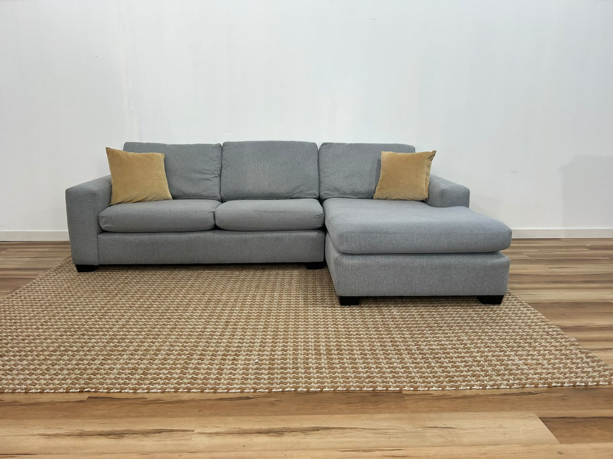 Stylus Cannon Sectional Sofa 109”