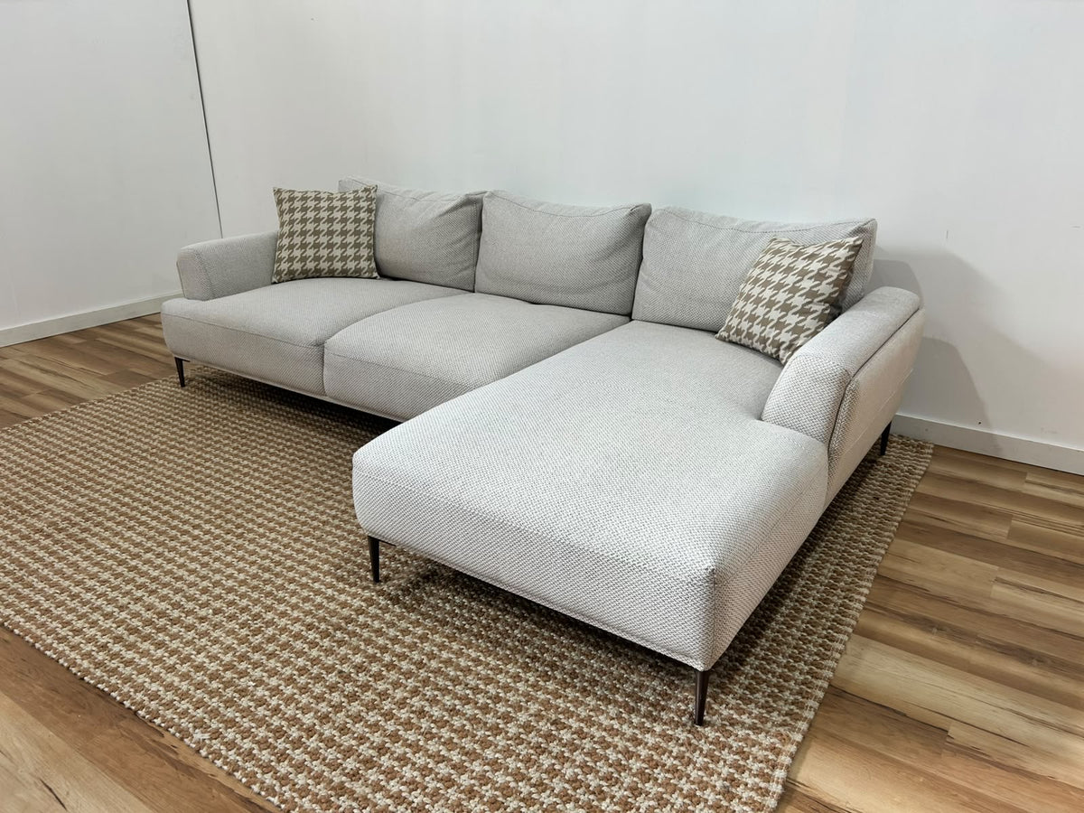 Structube Victor Sectional Sofa 113”