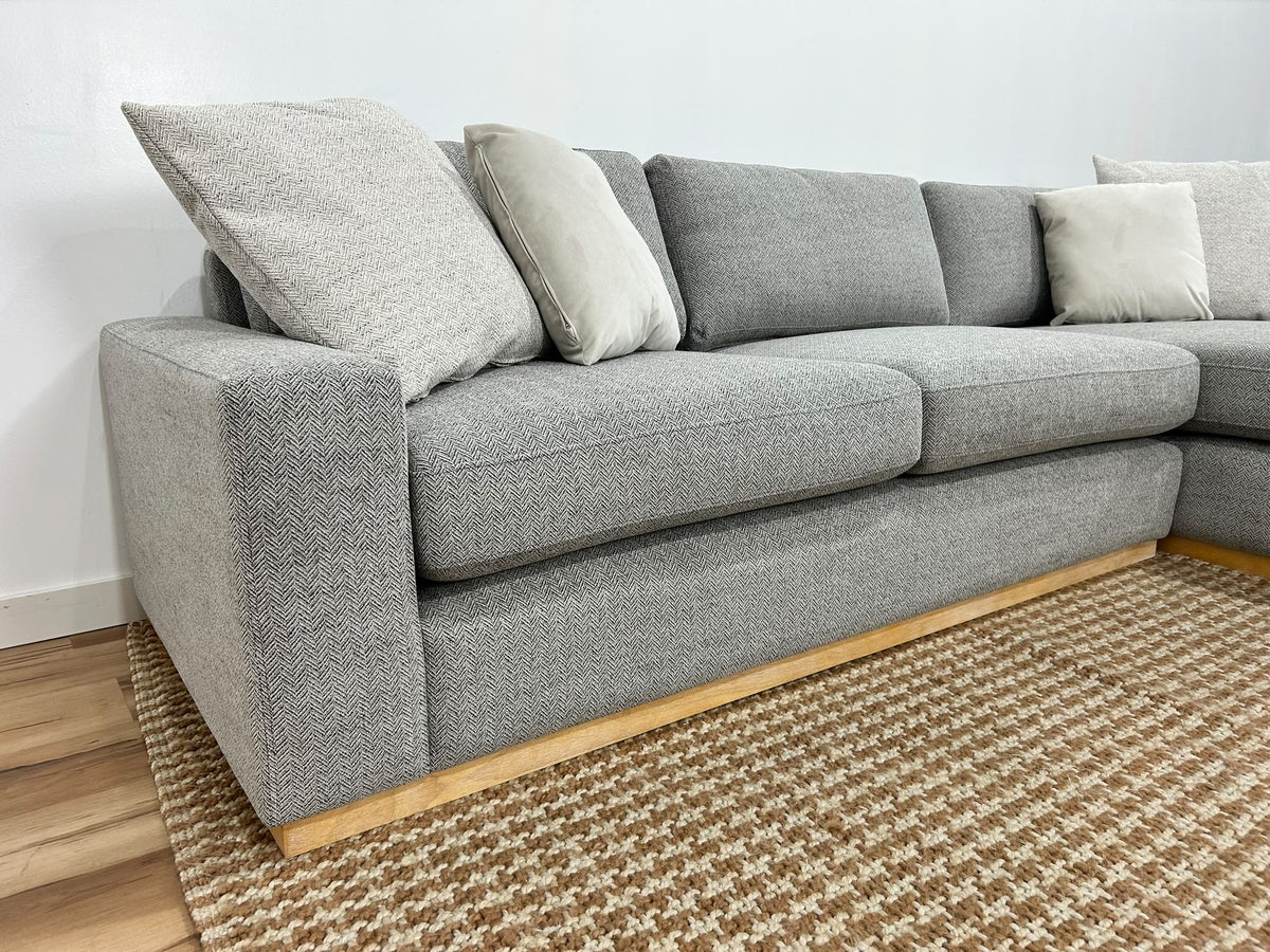 Koa Sectional Sofa 118”