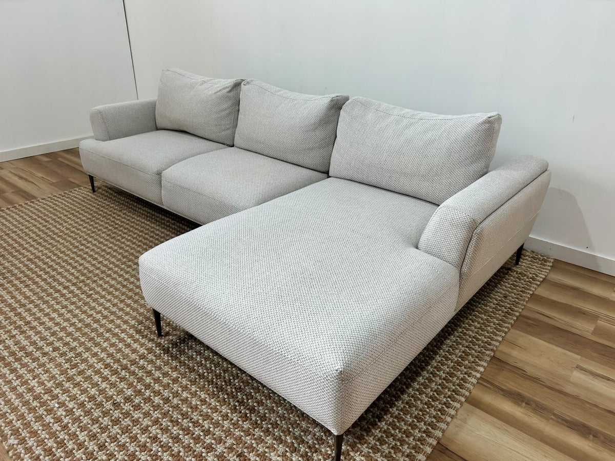 Structube Victor Sectional Sofa 113”
