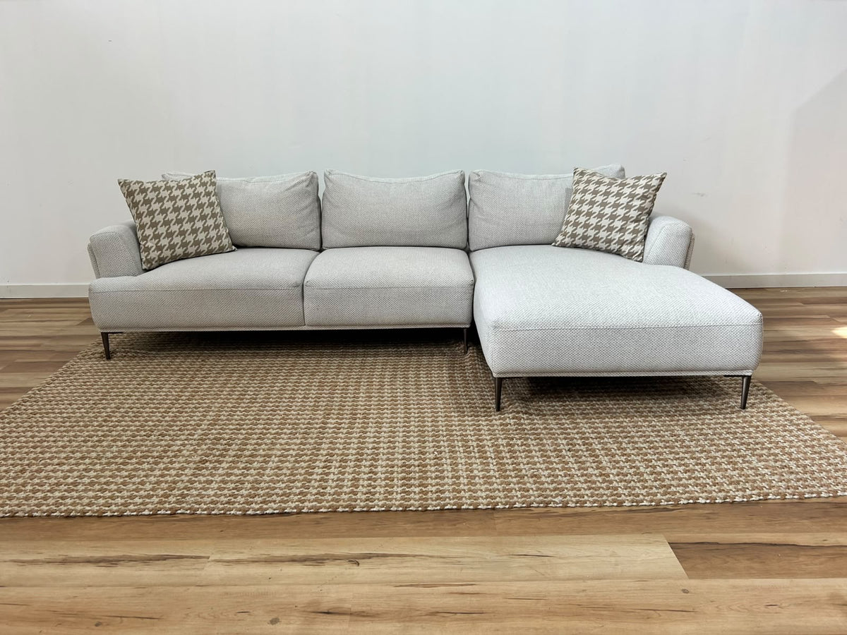 Structube Victor Sectional Sofa 113”