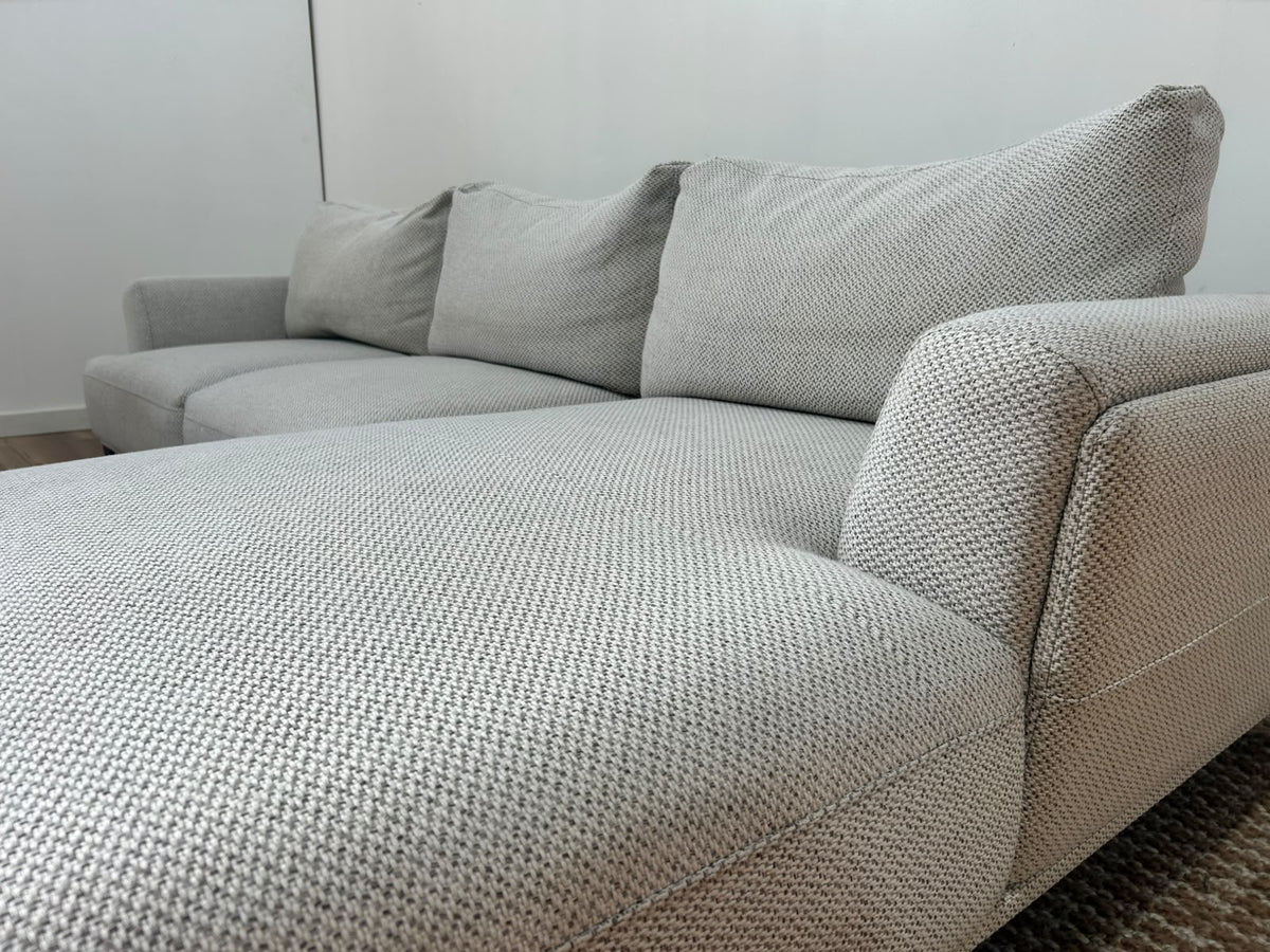Structube Victor Sectional Sofa 113”