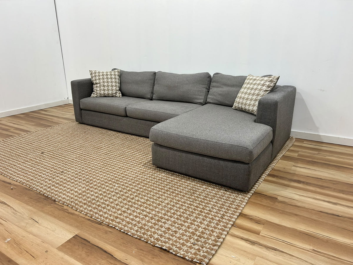 Stylus Cannon Sectional Sofa 115”
